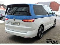 Gebraucht VW Multivan Style 150 PS (110 kW) 2023 Weiß / blau Van