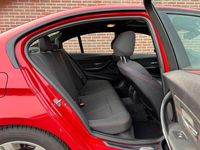 Gebraucht BMW 316 Executive 136 PS (100 kW) 2013 Rot Limousine