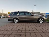 Gebraucht Mercedes E300 Avantgarde 231 PS (169 kW) 2011 Grau Limousine