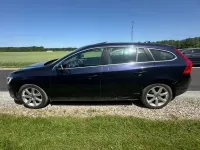 Gebraucht Volvo V60 190 PS (139 kW) 2016 Blau Kombi