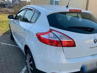Gebraucht Renault Mégane 102 PS (75 kW) 2014 Weiß Limousine
