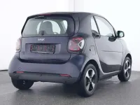 Gebraucht Smart ForTwo Coupé Exclusive 60 kW (82 PS) 2024 Bodypanels in sapphire blue (metallic) Kleinwagen
