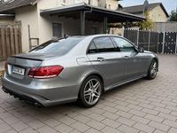 Gebraucht Mercedes E500 Avantgarde 408 PS (300 kW) 2013 Grau Limousine