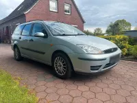 Usado Ford Focus 101 CV (74 kW) 2004 Plateado Familiar