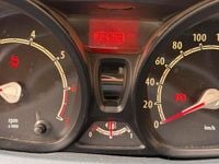 Gebraucht Ford Fiesta 60 PS (44 kW) 2010 Rot Kleinwagen