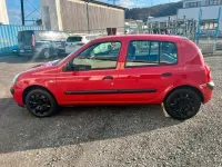 Gebraucht Renault Clio II 58 PS (42 kW) 2003 Rot Kleinwagen
