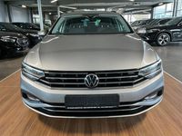 Gebraucht VW Passat 150 PS (110 kW) 2022 Pyritsilber metallic Kombi