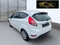 Gebraucht Ford Fiesta Trend 60 PS (44 kW) 2014 Weiß Kleinwagen