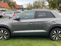 Gebraucht VW T-Roc Move 150 PS (110 kW) 2024 Grau SUV