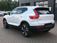 Gebraucht Volvo XC40 Plus 197 PS (144 kW) 2024 Crystal white pearl SUV