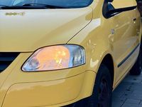 Gebraucht VW Fox 54 PS (39 kW) 2005 Gelb Kleinwagen
