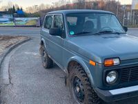 Gebraucht Lada niva 83 PS (61 kW) 2012 Schwarz SUV