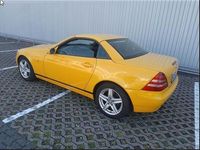 Gebraucht Mercedes SLK200 136 PS (100 kW) 1997 Gelb Cabrio