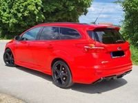 Gebraucht Ford Focus Sport 125 PS (91 kW) 2015 Rot Kombi