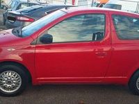 Gebraucht Toyota Yaris 68 PS (50 kW) 2002 Rot Limousine