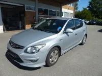 Gebraucht Hyundai i30 105 PS (77 kW) 2011 Silber Kleinwagen