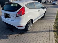 Gebraucht Ford Fiesta 60 PS (44 kW) 2015 Weiß Coupé