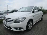 Gebraucht Mercedes B180 122 PS (89 kW) 2011 Weiß Kleinwagen