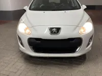 Gebraucht Peugeot 308 112 PS (82 kW) 2011 Weiß Limousine