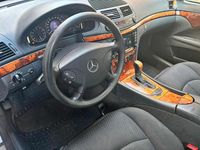 Gebraucht Mercedes E220 150 PS (110 kW) 2002 Silber Limousine