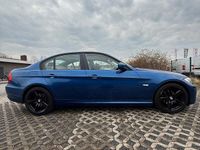 Second-hand BMW 318 143 CP (105 kW) 2011 Albastru Berlinǎ