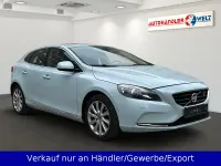 Gebraucht Volvo V40 Momentum 200 PS (147 kW) 2012 Blau Kleinwagen