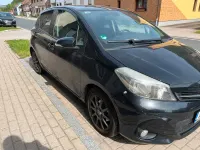 Gebraucht Toyota Yaris 72 PS (52 kW) 2014 Schwarz Kleinwagen