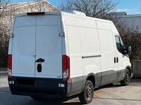 Gebraucht Iveco Daily 126 PS (92 kW) 2015 Weiß Limousine