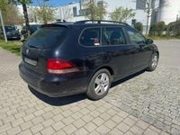 Gebraucht VW Golf VII Match 105 PS (77 kW) 2013 Deep black perleffekt Kombi