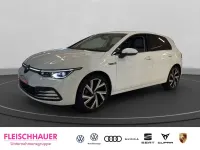 Gebraucht VW Golf VIII Style 150 PS (110 kW) 2024 Weiss Limousine