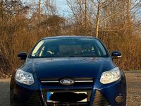 Gebraucht Ford Focus Trend 101 PS (74 kW) 2014 Blau Limousine