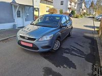 Gebraucht Ford Focus Ambiente 101 PS (74 kW) 2008 Avalongrau (metallic) Kleinwagen