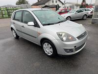 Gebraucht Ford Fiesta 70 PS (51 kW) 2005 Silber Kleinwagen