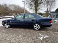Gebraucht Mercedes E320 210 PS (154 kW) 1998 Blau Limousine