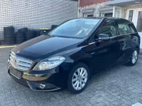 Gebraucht Mercedes B180 122 PS (89 kW) 2011 Schwarz Kleinwagen