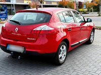 Gebraucht Renault Mégane III Expression 101 PS (74 kW) 2011 Rot Limousine