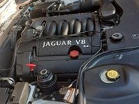 Second-hand Jaguar XJ8 237 CP (174 kW) 2000 Argintiu Berlinǎ