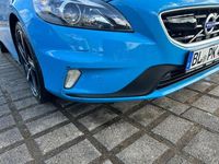 Gebraucht Volvo V40 R-Design 190 PS (139 kW) 2015 Blau Limousine