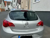 Gebraucht Opel Astra Edition 140 PS (102 kW) 2013 Silber Limousine