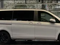 Gebraucht Mercedes V220 163 PS (119 kW) 2016 Silber Van / Kleinbus