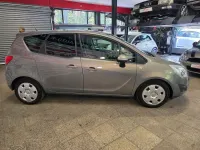 Gebraucht Opel Meriva Edition 101 PS (74 kW) 2012 Muskatgrau/pepperdust (metallic) Van / Kleinbus