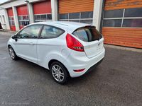 Gebraucht Ford Fiesta Trend 60 PS (44 kW) 2009 Weiß Kleinwagen