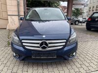 Gebraucht Mercedes B180 122 PS (89 kW) 2012 Blau Van / Kleinbus