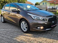 Gebraucht Kia Ceed Edition 7 99 PS (72 kW) 2012 Beige Kleinwagen