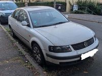 Gebraucht VW Passat Basis 101 PS (74 kW) 1998 Weiß Limousine