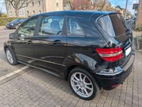 Gebraucht Mercedes B200 140 PS (102 kW) 2011 Schwarz Van / Kleinbus