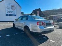 Gebraucht VW Jetta 105 PS (77 kW) 2007 Silber Limousine