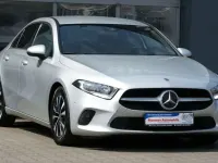 Gebraucht Mercedes A180 Style 116 PS (85 kW) 2020 Iridiumsilber metallic Limousine