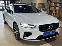 Gebraucht Volvo V60 R-Design 341 PS (250 kW) 2021 Weiß crystal white pearl / metallic (metallic) Kombi