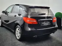 Gebraucht Mercedes B200 Night 136 PS (100 kW) 2012 Schwarz Kleinwagen